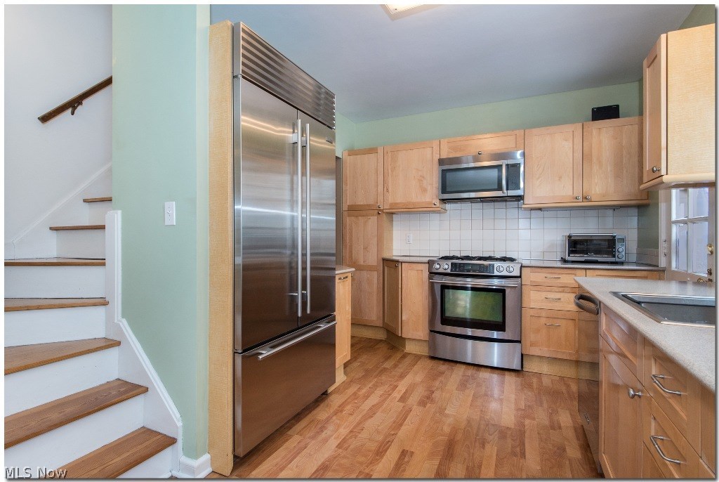 2891 Winthrop Road Cleveland, OH 44120 - Photo 11 of 35