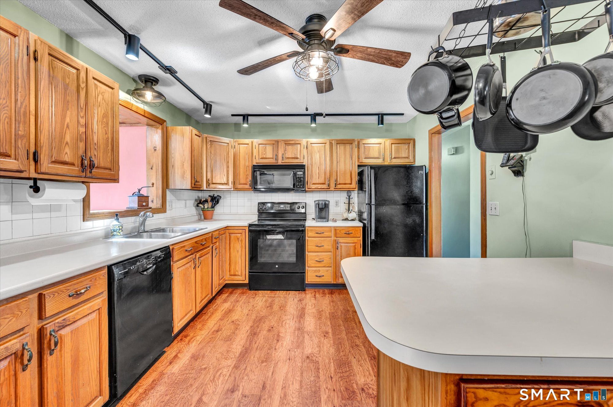 30 Montano Road Enfield, CT 06082 - Photo 32 of 39