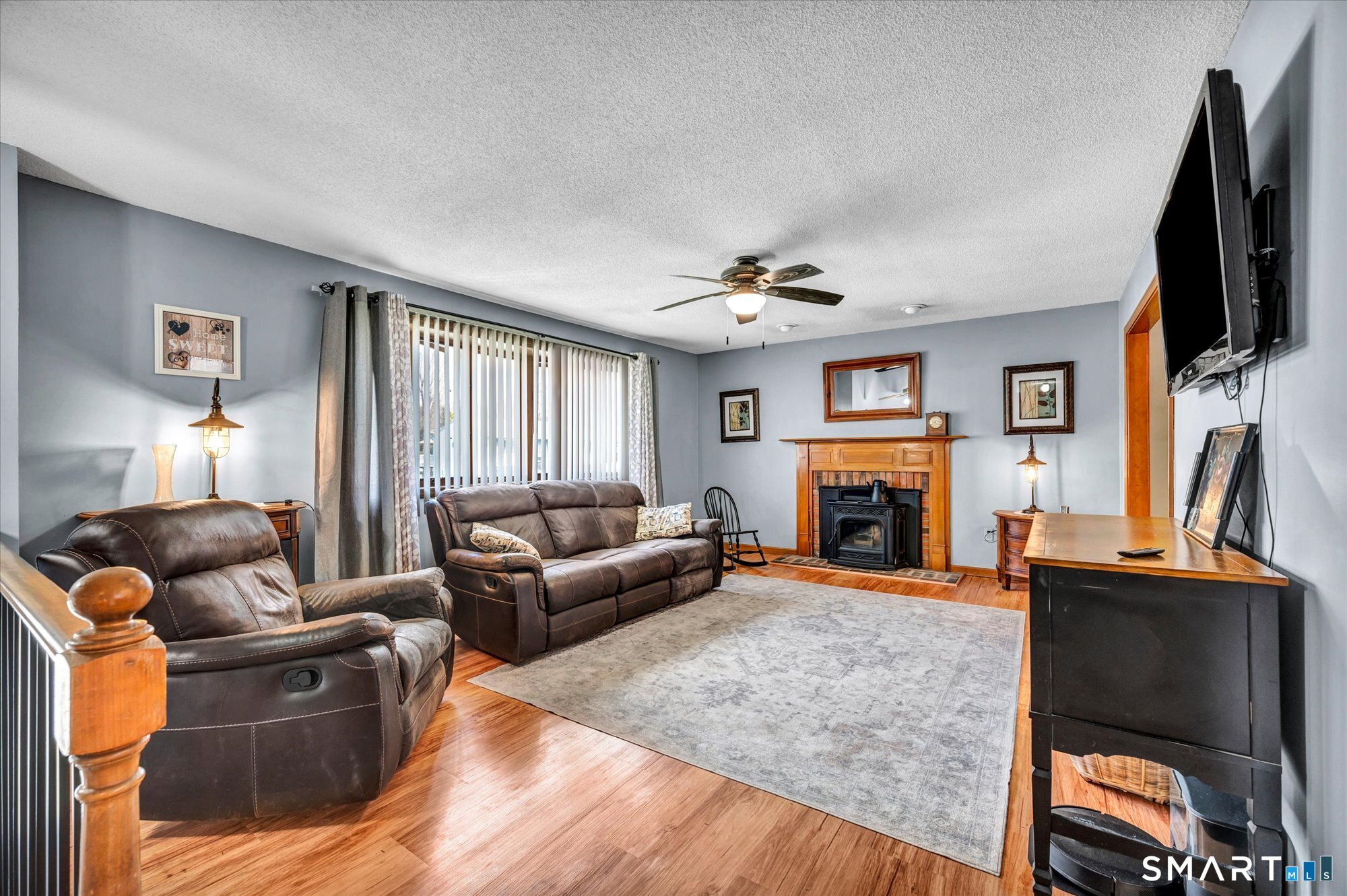 30 Montano Road Enfield, CT 06082 - Photo 4 of 39