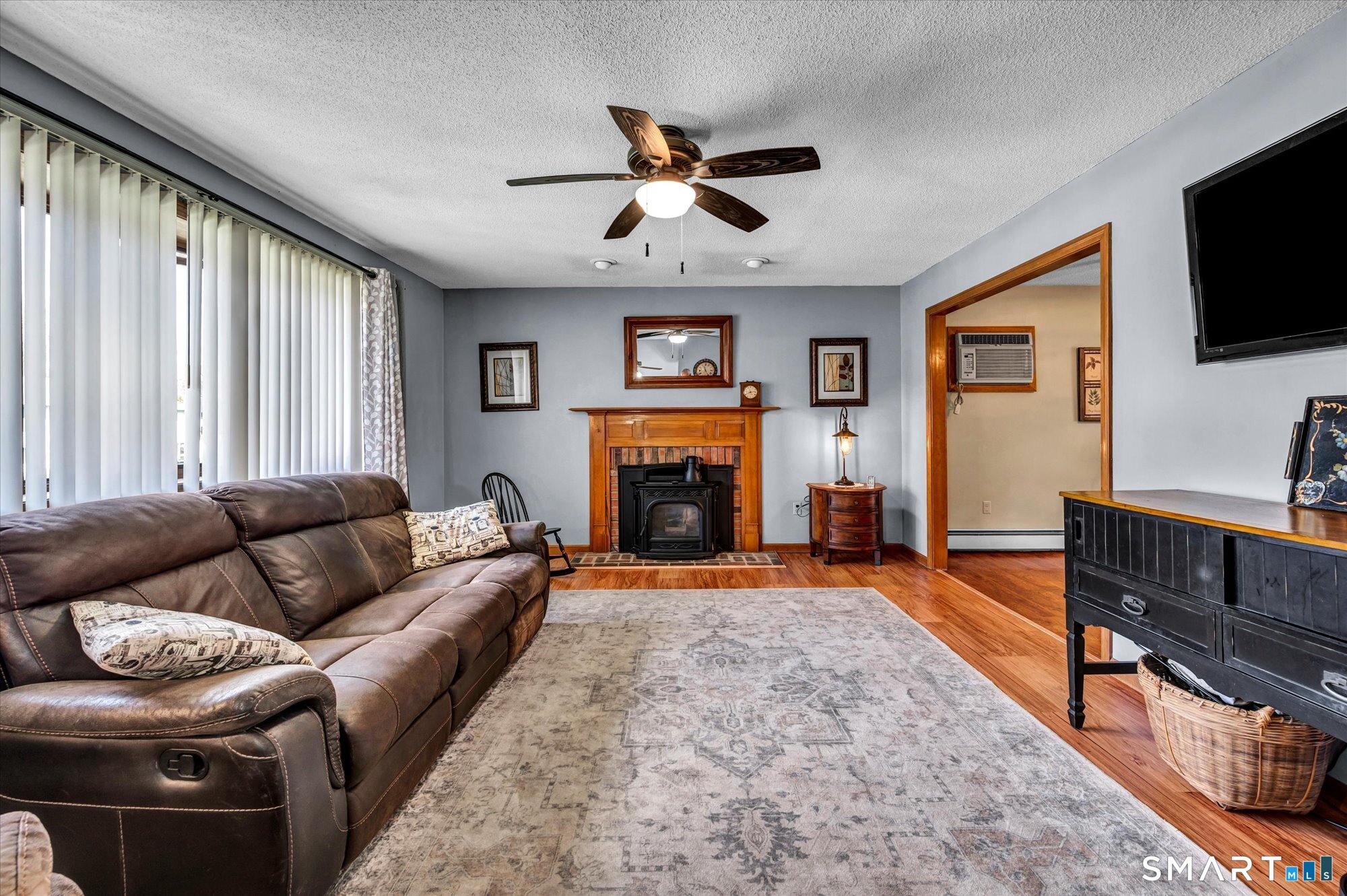 30 Montano Road Enfield, CT 06082 - Photo 5 of 39