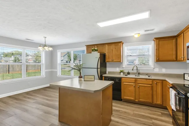 2071 Sparco Circle, Murfreesboro, TN 37128