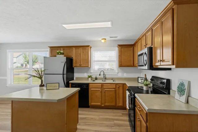 2071 Sparco Circle, Murfreesboro, TN 37128