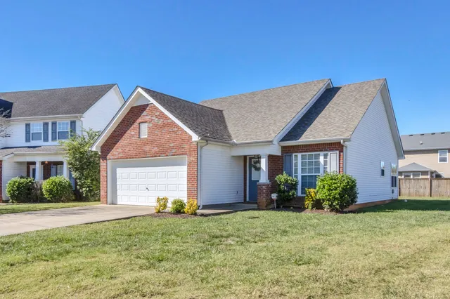 2071 Sparco Circle, Murfreesboro, TN 37128