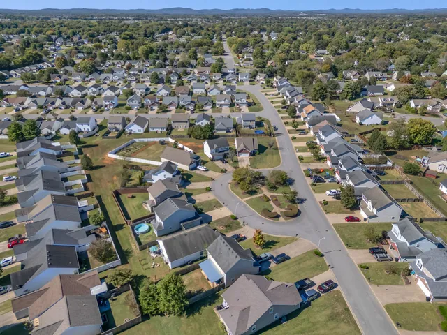 2071 Sparco Circle, Murfreesboro, TN 37128