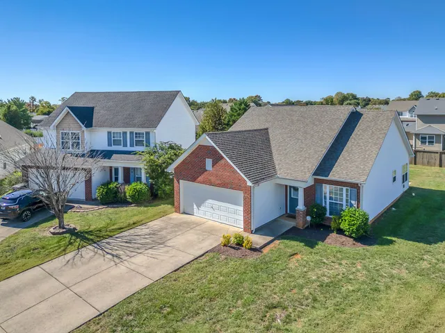 2071 Sparco Circle, Murfreesboro, TN 37128
