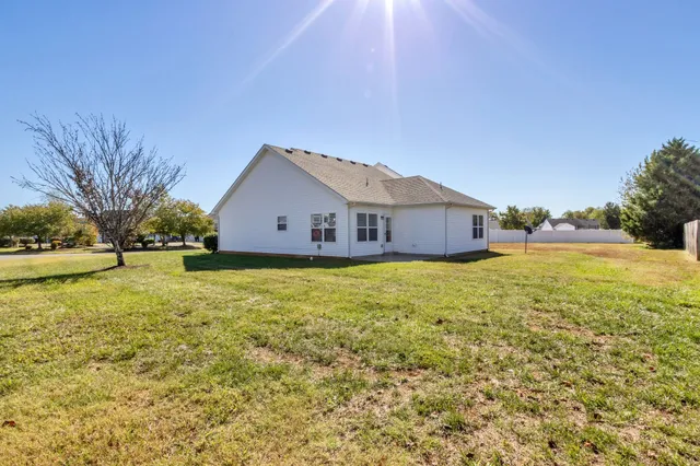 2071 Sparco Circle, Murfreesboro, TN 37128