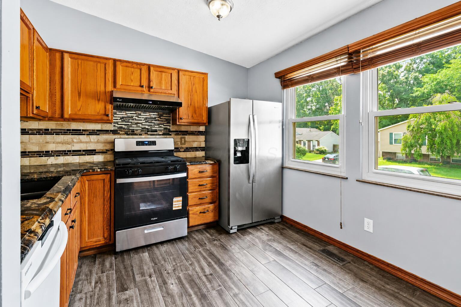 3986 Blueberry Hollow Road Columbus, OH 43230 - Photo 3 of 9