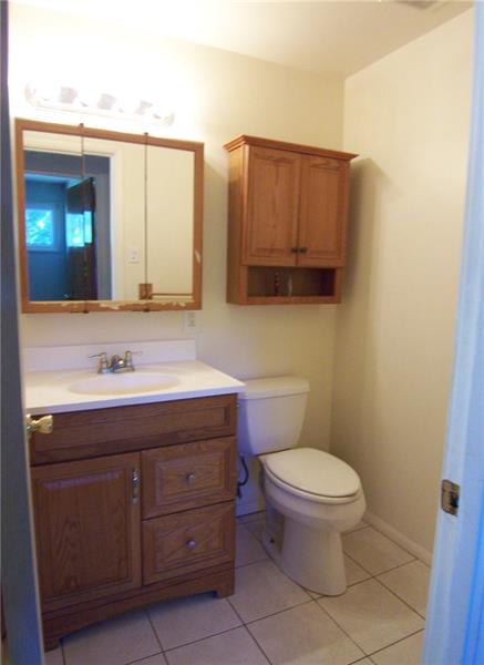 282 Ewings Mill Road Coraopolis, PA 15108 - Photo 7 of 21 Main hall bath.