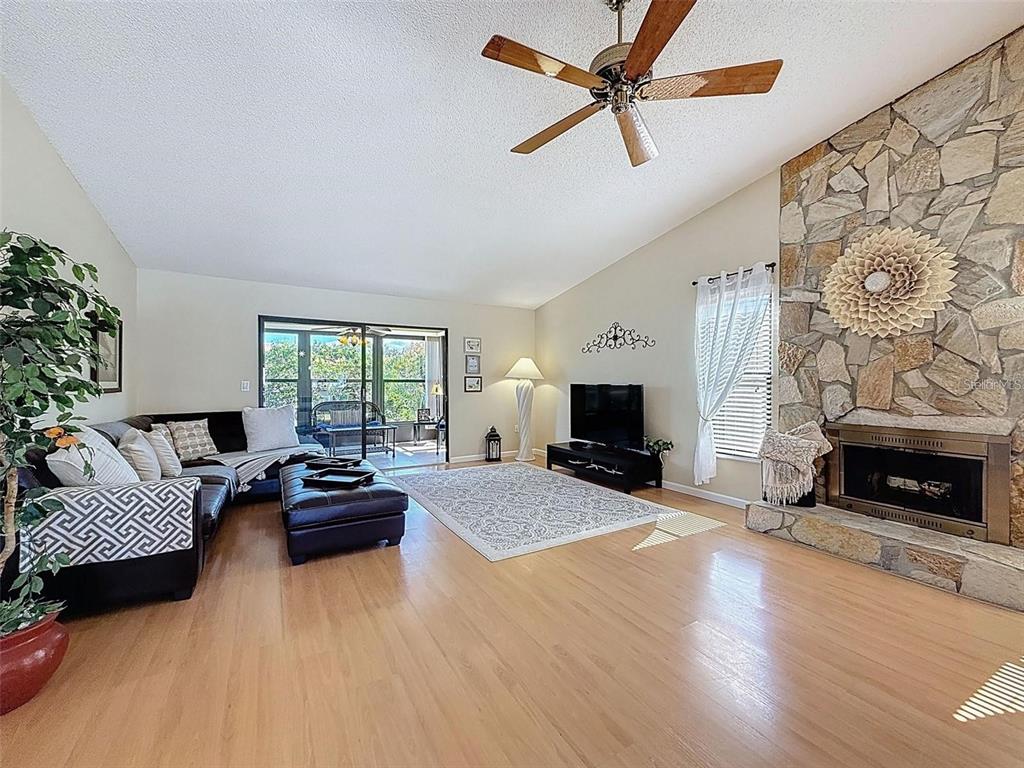 9981 Eagles Point Circle, Unit 4 Port Richey, FL 34668 - Photo 5 of 32