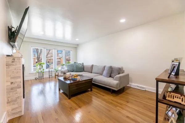 $429,999 | 5202 South Central Avenue, Chicago, IL 60638