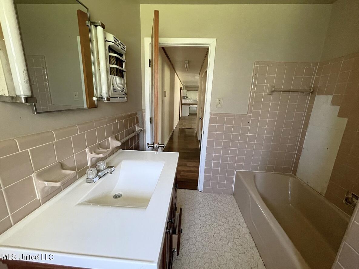 1211 Ridgewood Lane Picayune, MS 39466 - Photo 11 of 17 Bath 1