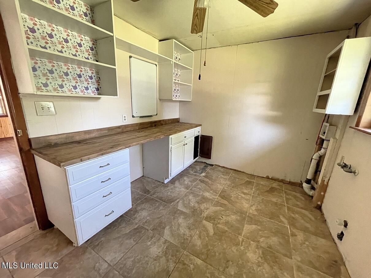 1211 Ridgewood Lane Picayune, MS 39466 - Photo 14 of 17 Laundry