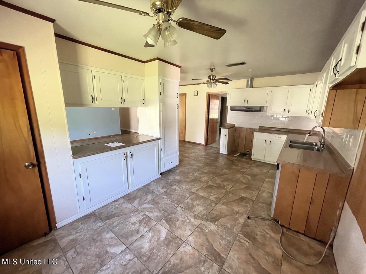 1211 Ridgewood Lane Picayune, MS 39466 - Photo 5 of 17 Kitchen
