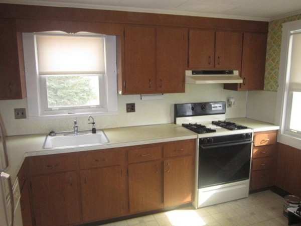 32 Brandley Road Watertown, MA 02472 - Photo 8 of 9 Gallery Image 8