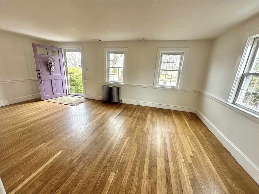 35 Walnut Street Barnstable, MA 02601 - Photo 11 of 35