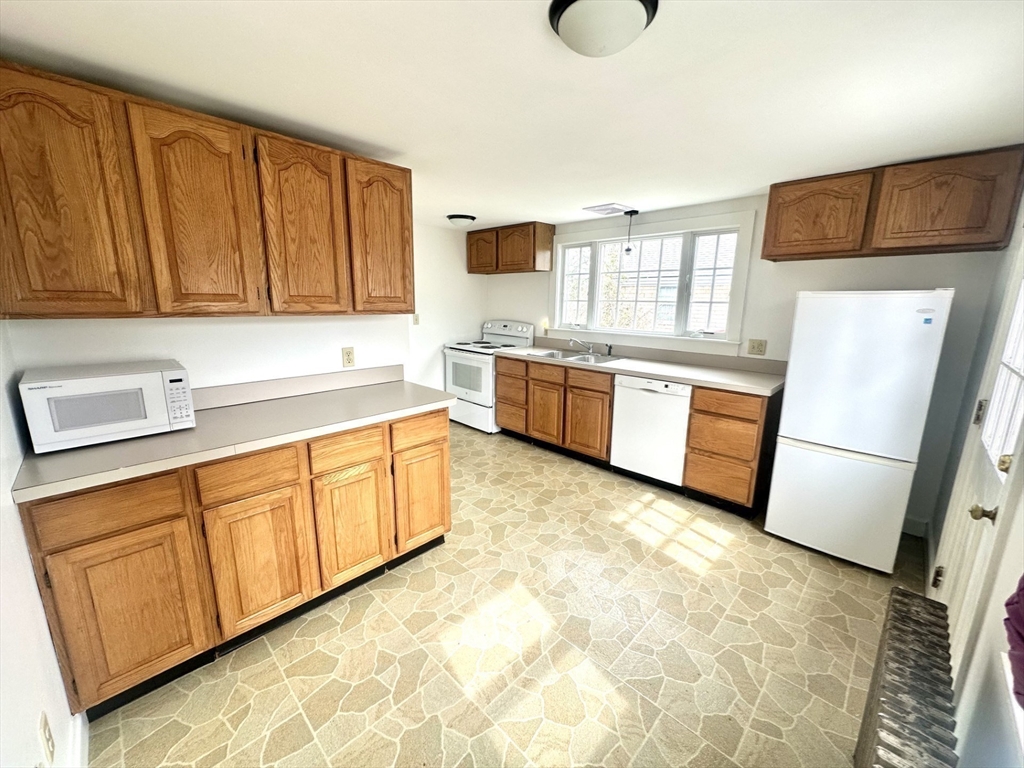 35 Walnut Street Barnstable, MA 02601 - Photo 14 of 35