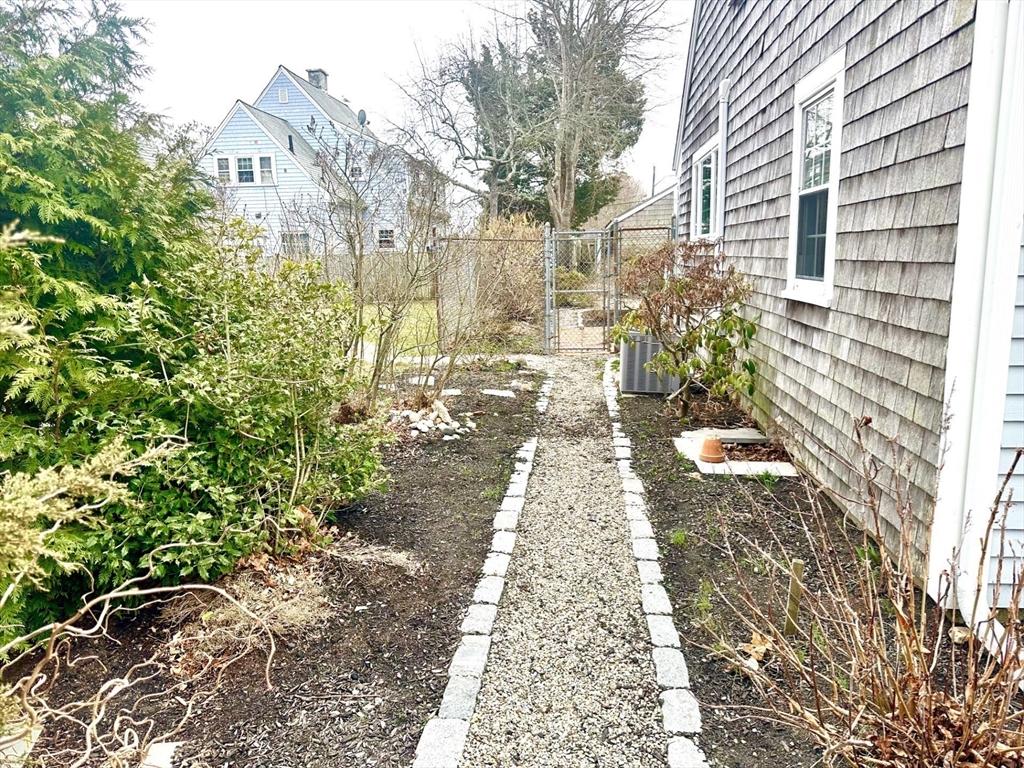 35 Walnut Street Barnstable, MA 02601 - Photo 6 of 35