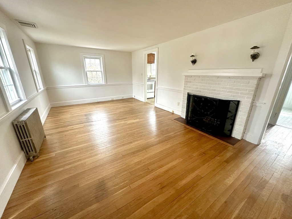 35 Walnut Street Barnstable, MA 02601 - Photo 9 of 35