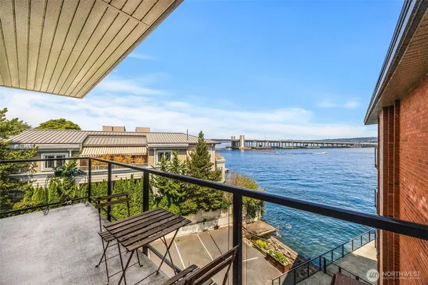 $649,000 | 2360 43rd Avenue East, Unit 404, Seattle, WA 98112