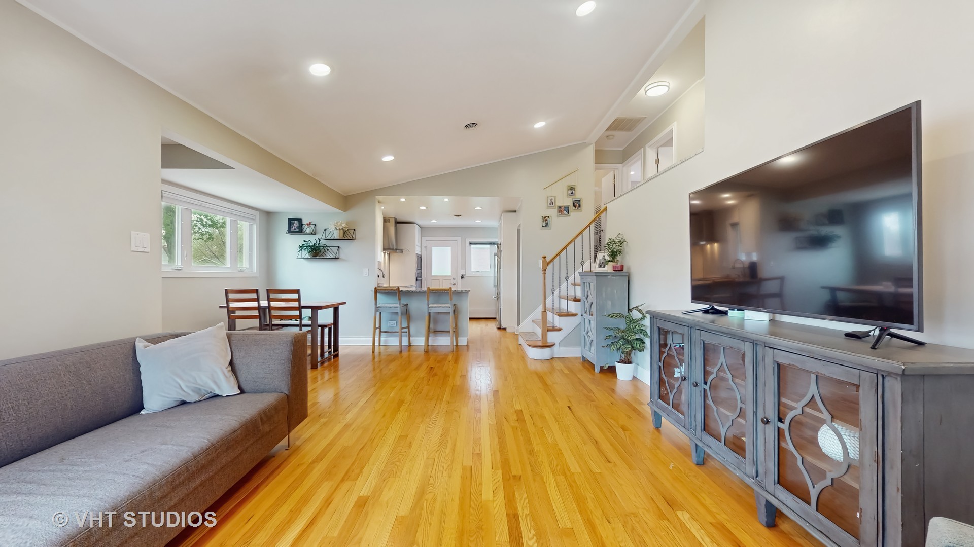 1709 South Grace Avenue Park Ridge, IL 60068 - Photo 3 of 24 Gallery Image 3