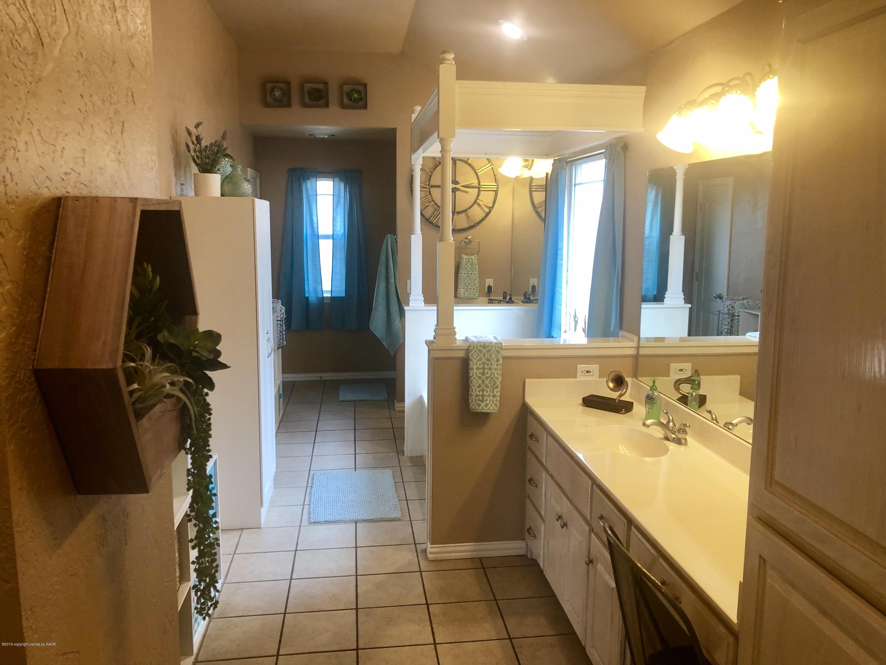 6908 Thunder Road Amarillo, TX 79119 - Photo 12 of 30 Master Bathroom