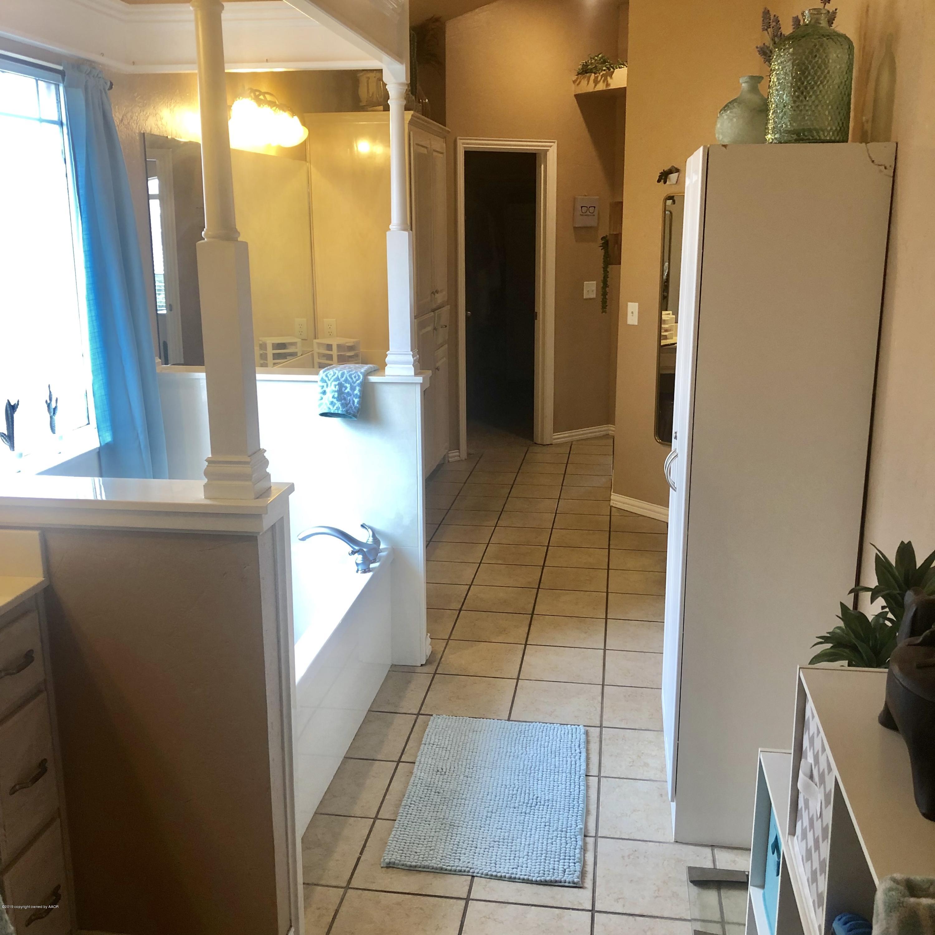 6908 Thunder Road Amarillo, TX 79119 - Photo 14 of 30 Master Bathroom