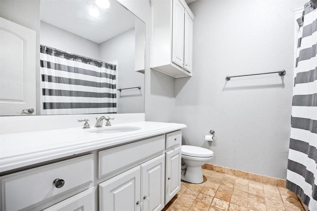 5332 Longview Street Dallas, TX 75206 - Photo 28 of 31 Full bath upstairs