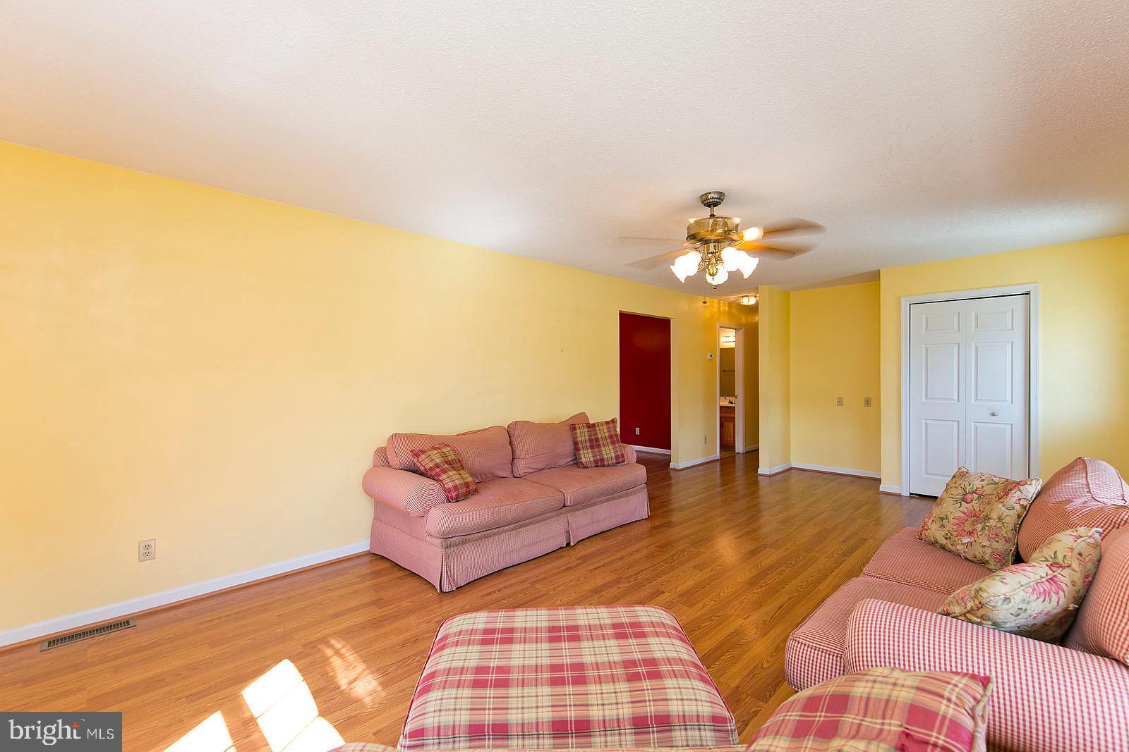134 Woodrow Road Winchester, VA 22602 - Photo 18 of 49 Living room