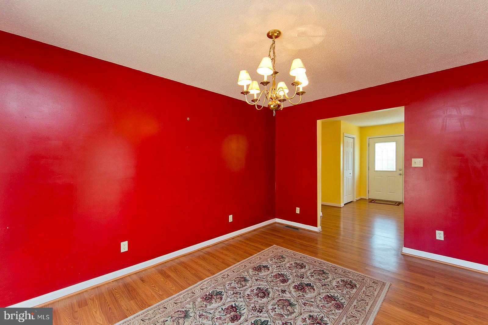 134 Woodrow Road Winchester, VA 22602 - Photo 23 of 49 Dining room
