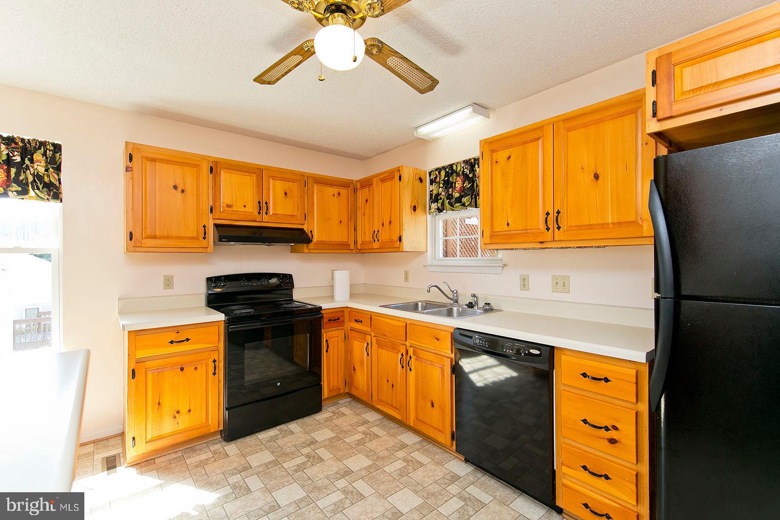 134 Woodrow Road Winchester, VA 22602 - Photo 25 of 49 Kitchen