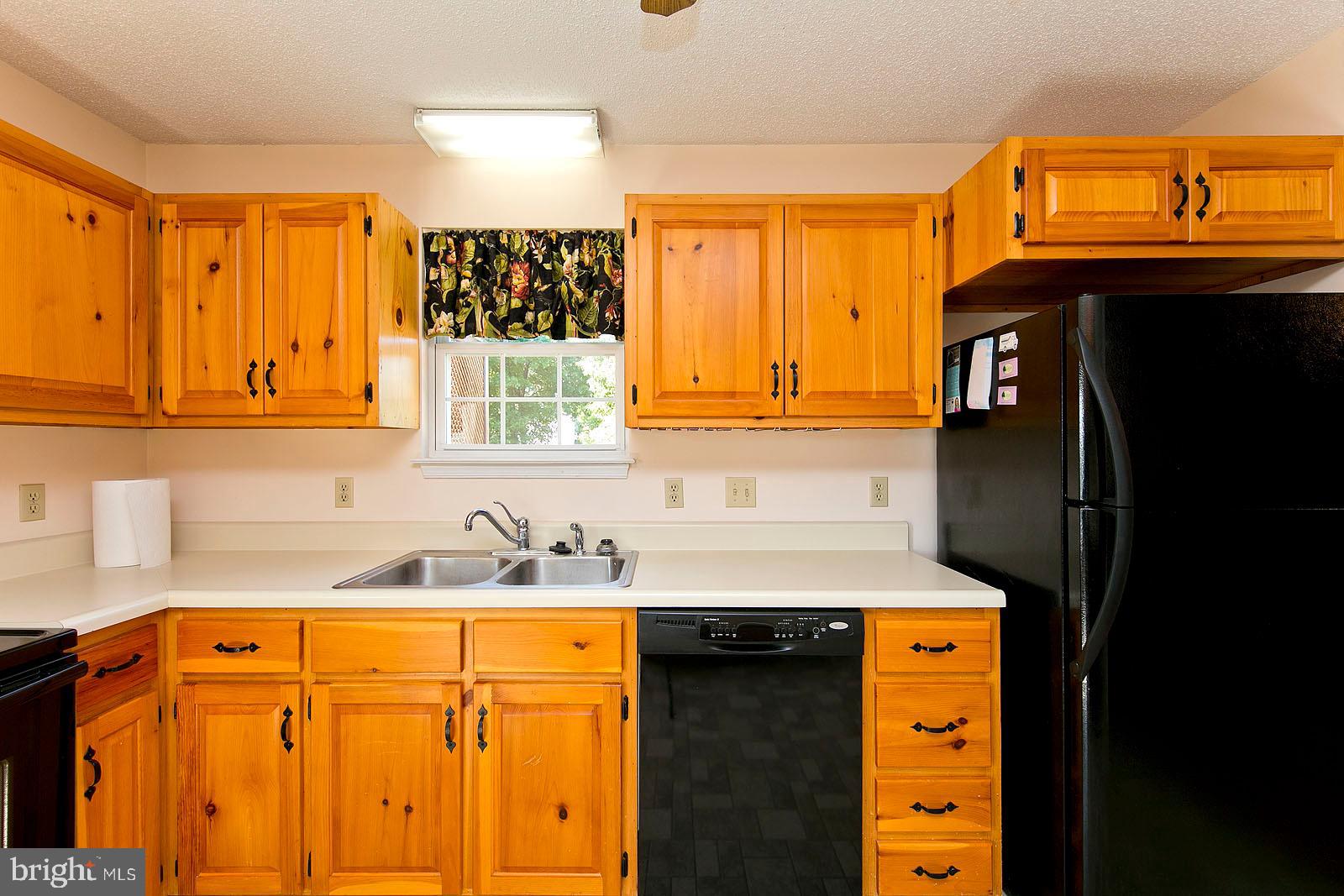 134 Woodrow Road Winchester, VA 22602 - Photo 29 of 49 Kitchen