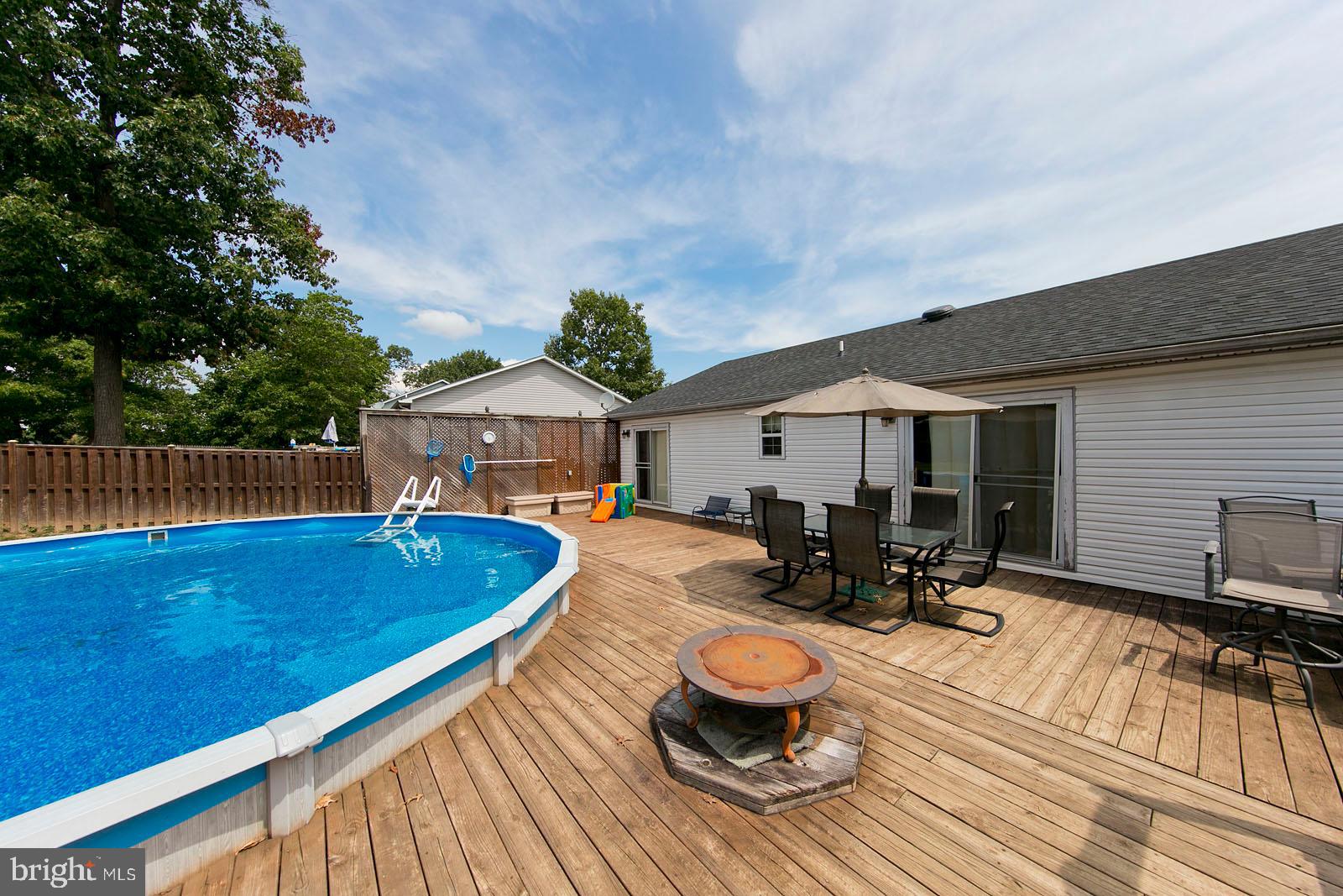 134 Woodrow Road Winchester, VA 22602 - Photo 7 of 49 Above ground pool/deck