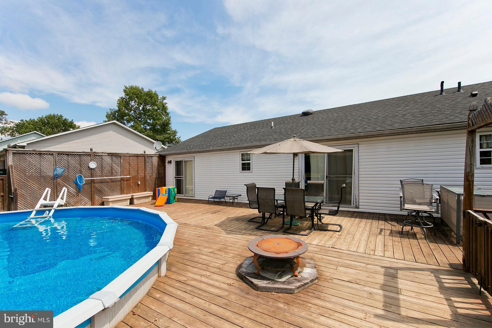 134 Woodrow Road Winchester, VA 22602 - Photo 8 of 49 Above ground pool/deck