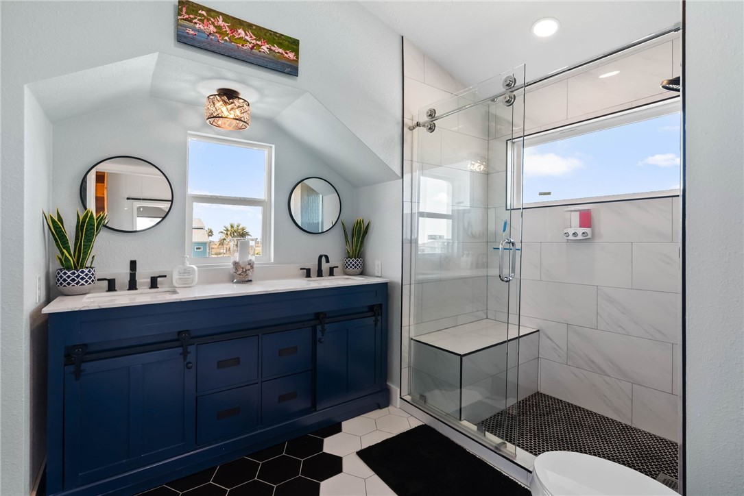 121 Redhead Rockport, TX 78382 - Photo 17 of 34