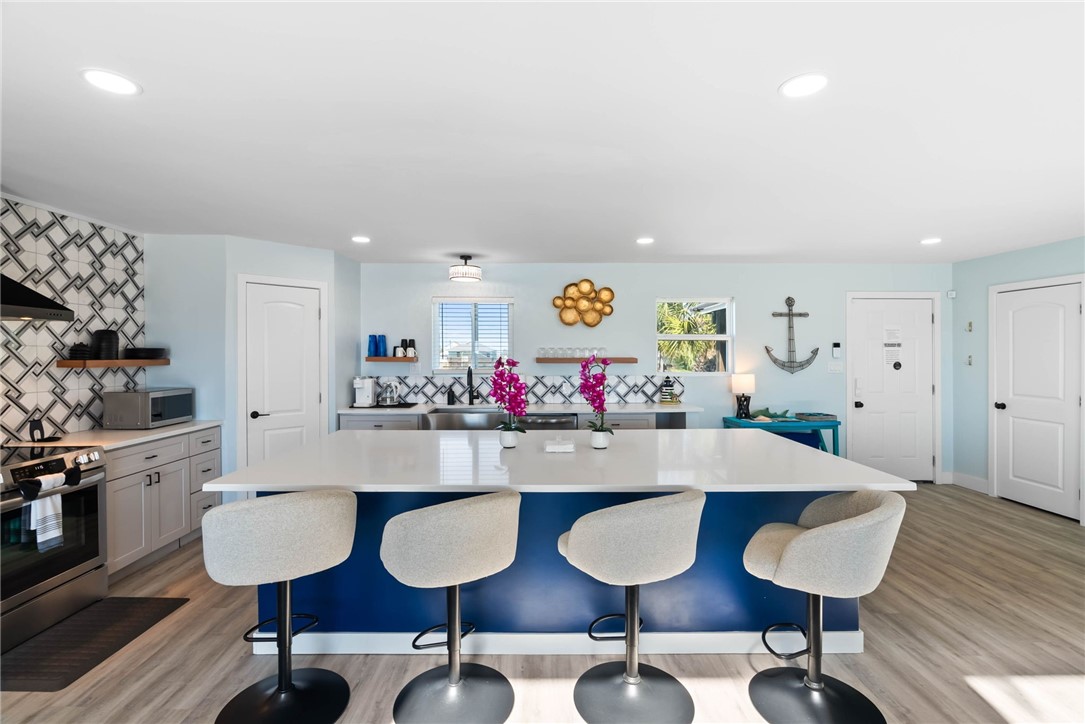 121 Redhead Rockport, TX 78382 - Photo 6 of 34