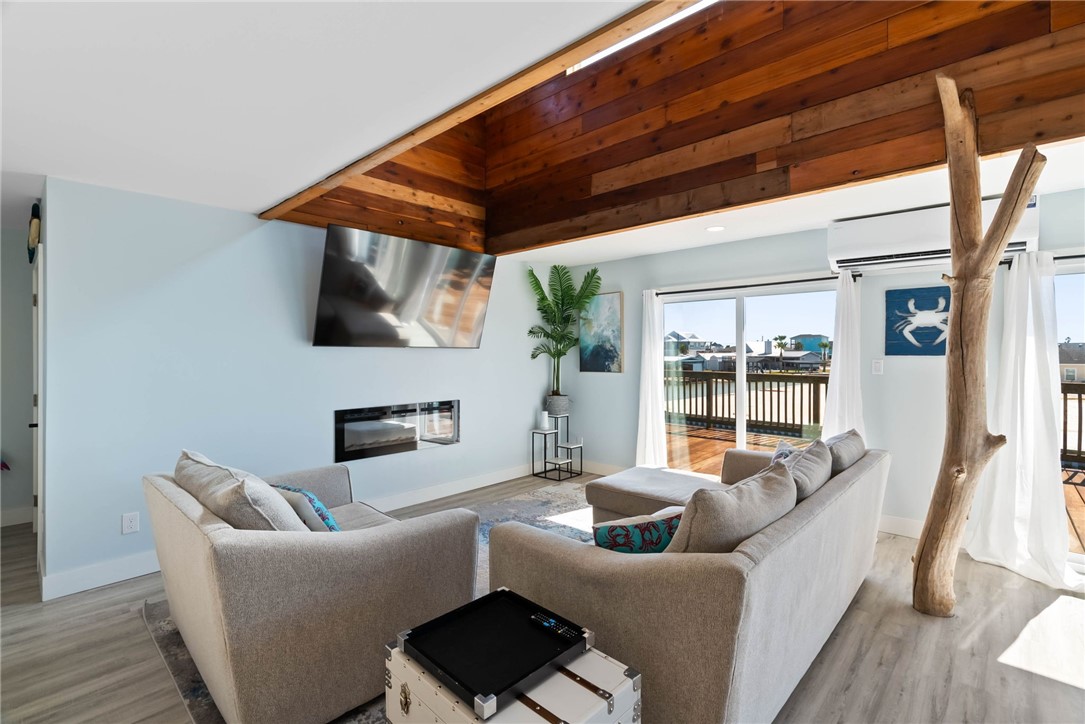 121 Redhead Rockport, TX 78382 - Photo 8 of 34