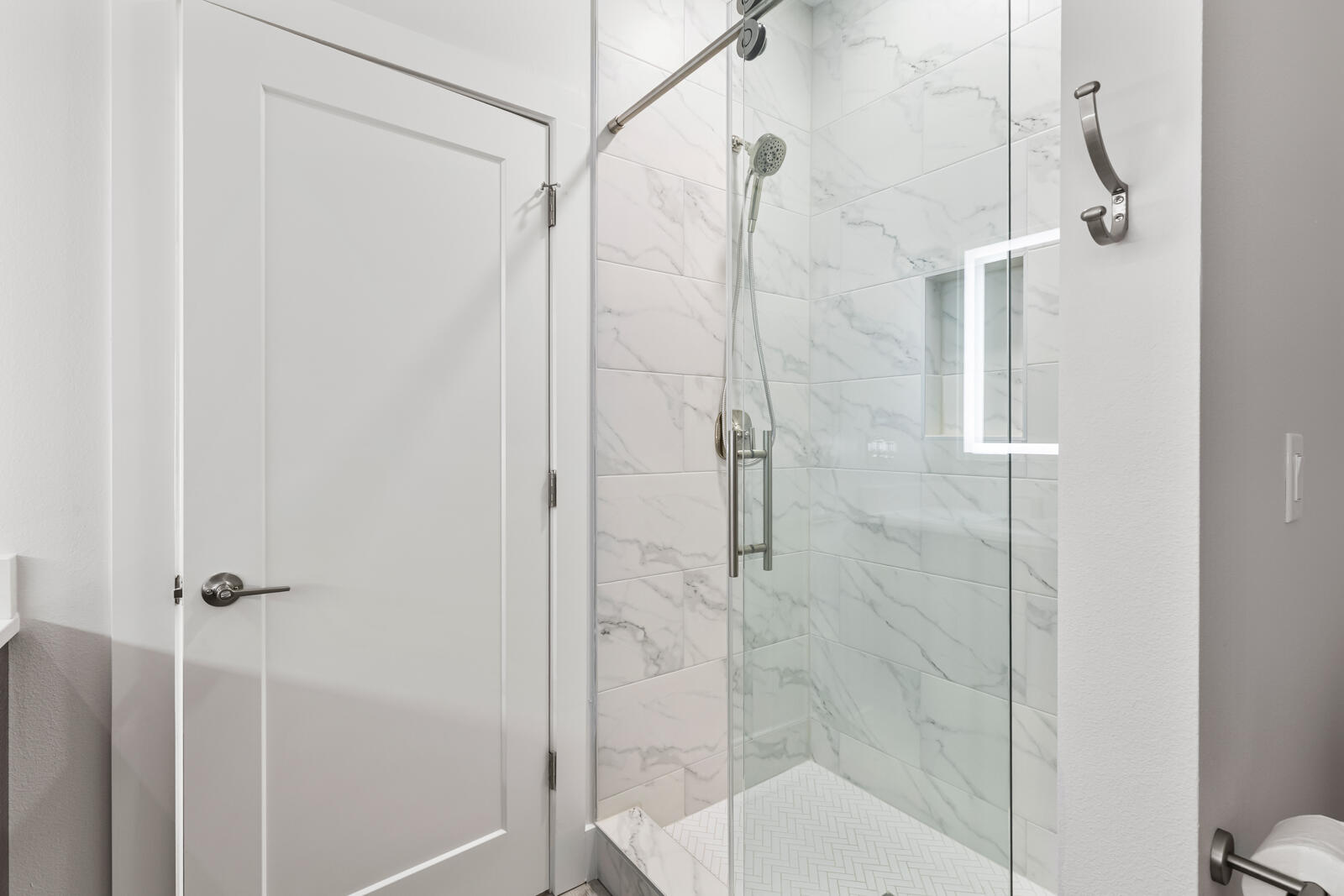 39 Charlotte Avenue Miramar Beach, FL 32550 - Photo 47 of 58 a bathroom with a shower