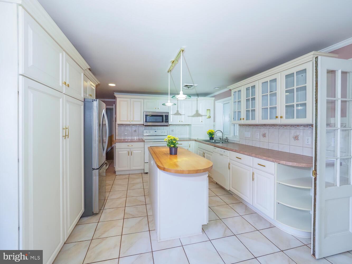 1108 Hampton Garth Towson, MD 21286 - Photo 27 of 47 Bright and airy kitchen with elegant finishes.