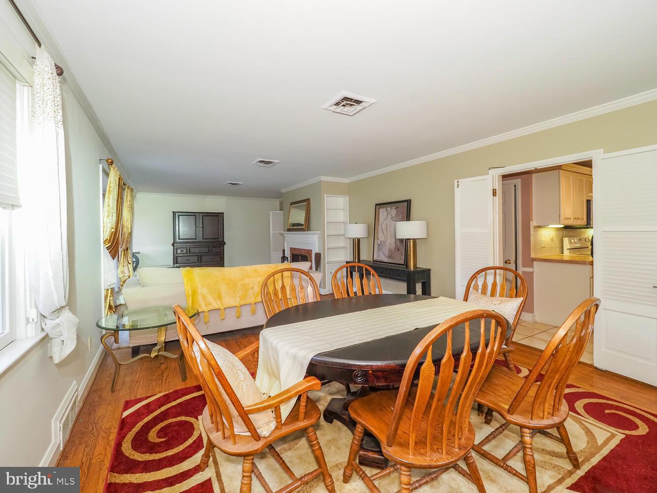 1108 Hampton Garth Towson, MD 21286 - Photo 28 of 47 Open concept dining room / living room