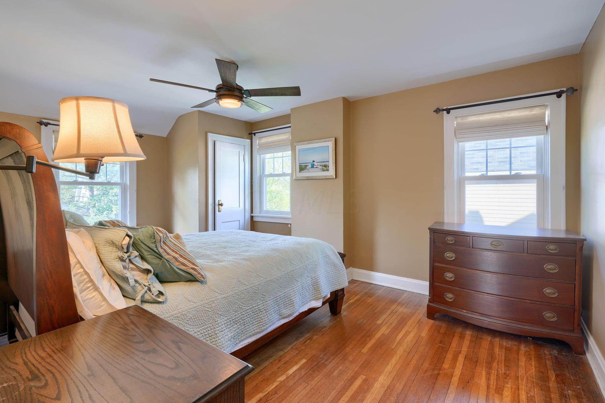 192 Acton Road Columbus, OH 43214 - Photo 38 of 60 Owner bedroom with custom bench seat