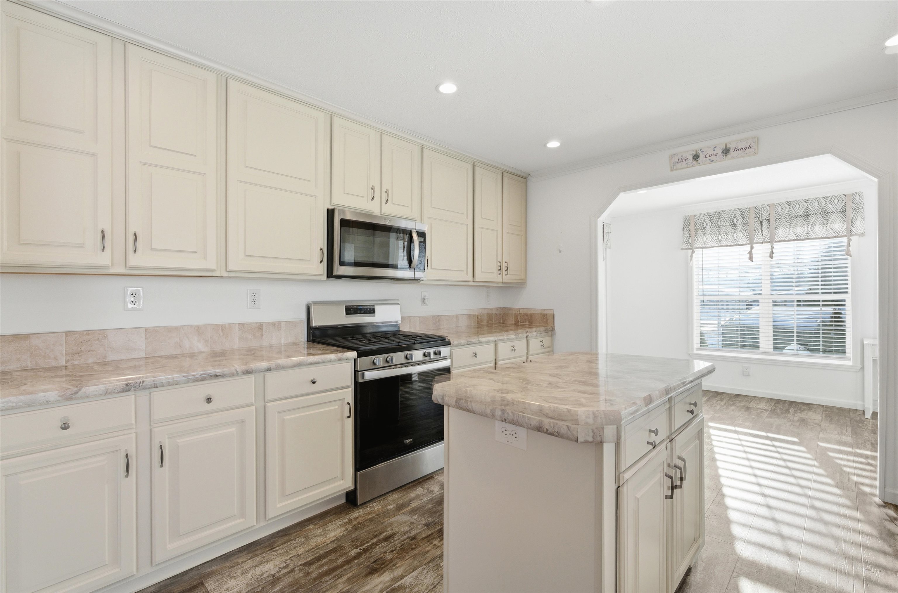 14 Hagop Road Salem, NH 03079 - Photo 1 of 30