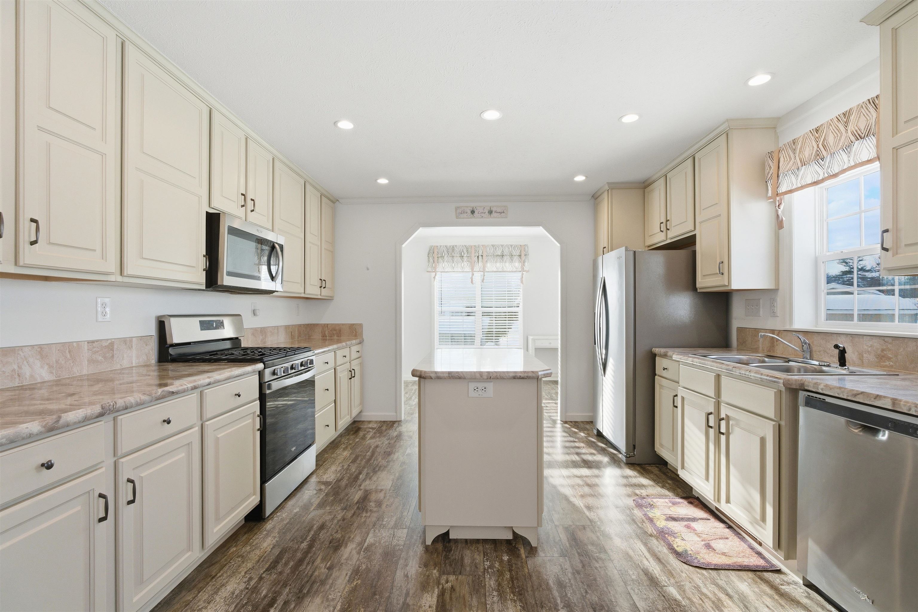 14 Hagop Road Salem, NH 03079 - Photo 16 of 30