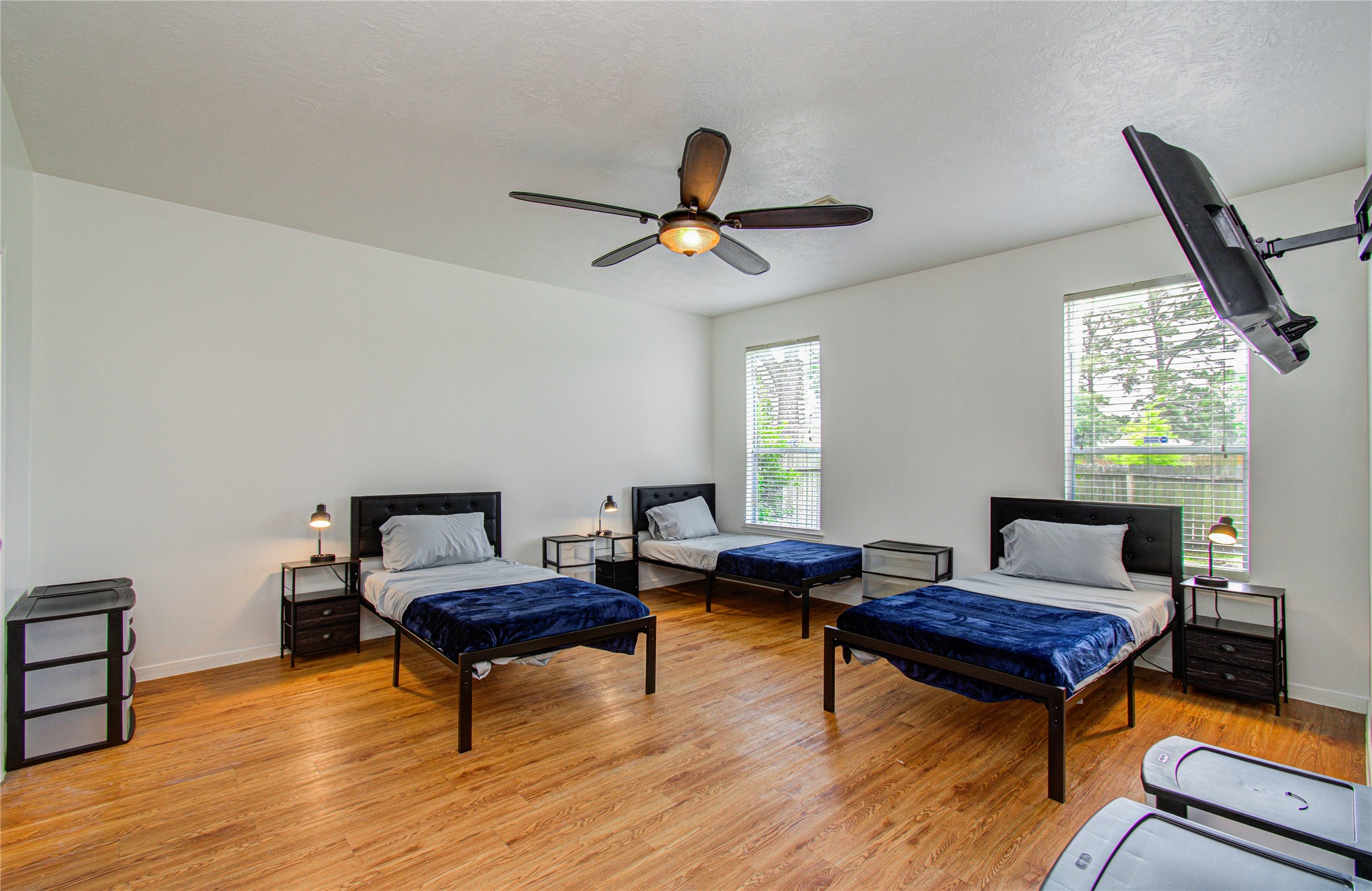 24135 Pinecreek Point Spring, TX 77373 - Photo 15 of 30 a living room with furniture and a window