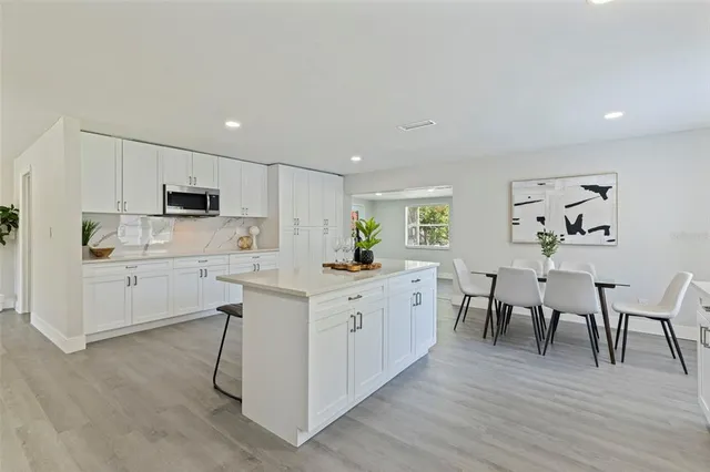 $2,900 | 834 Riverside Drive, Tarpon Springs, FL 34689