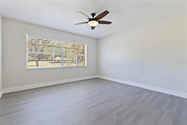 $2,900 | 834 Riverside Drive, Tarpon Springs, FL 34689