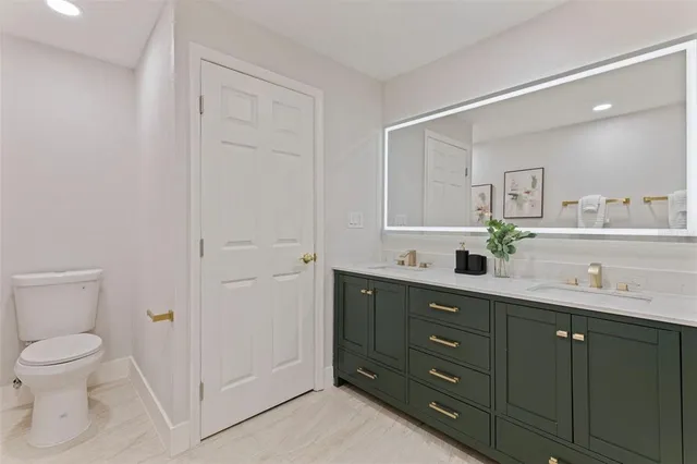 $2,900 | 834 Riverside Drive, Tarpon Springs, FL 34689