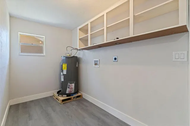 $2,900 | 834 Riverside Drive, Tarpon Springs, FL 34689