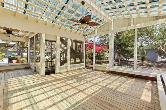 $2,900 | 834 Riverside Drive, Tarpon Springs, FL 34689