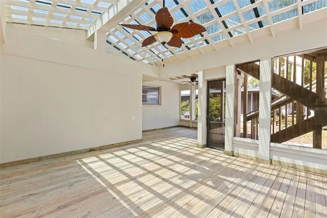 $2,900 | 834 Riverside Drive, Tarpon Springs, FL 34689