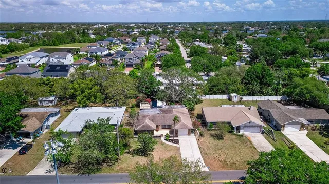 $2,900 | 834 Riverside Drive, Tarpon Springs, FL 34689